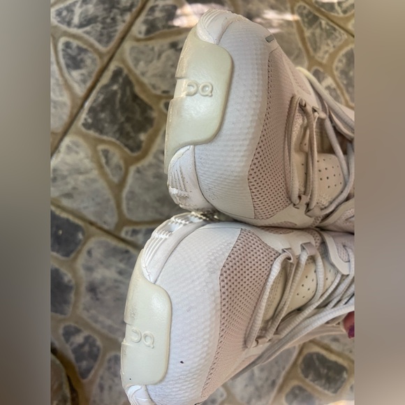 On Cloud 5 Womans Sneakers. - Picture 8 of 12